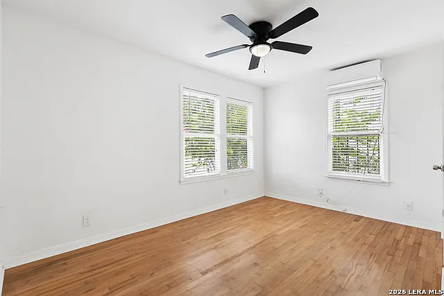 418 McDougal Ave — Photo 18