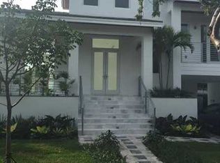 676 Ridgewood Rd, Key Biscayne, FL 33149