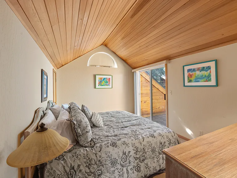 724 Conifer — Photo 15