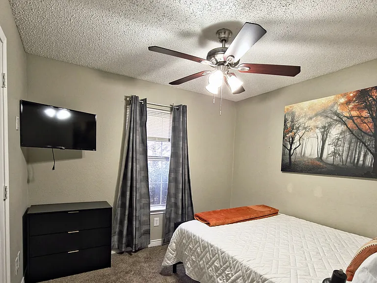 Briar Creek Dr — Photo 8