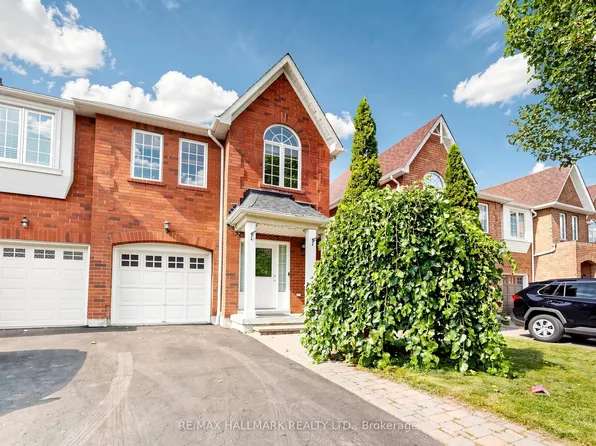12 Stokely Cres, Whitby, ON L1N 9S8