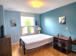 100 Canyon Ave, Toronto, ON M3H5T9