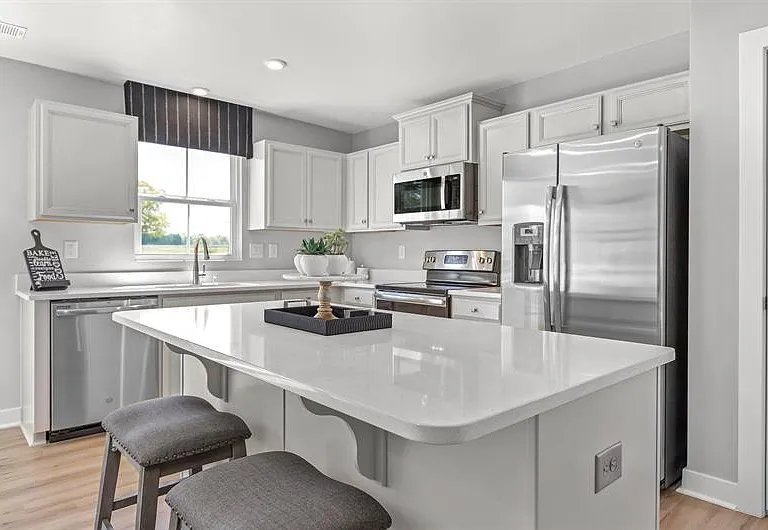 6130 Bellastead Dr — Photo 1