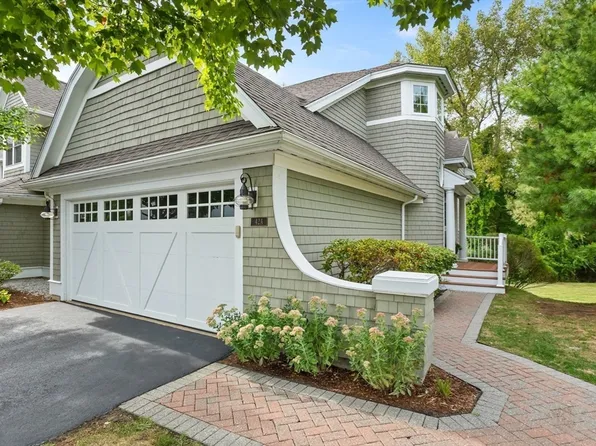 42 Seven Springs Ln #A, Burlington, MA 01803
