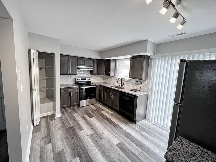 41 W 26th St