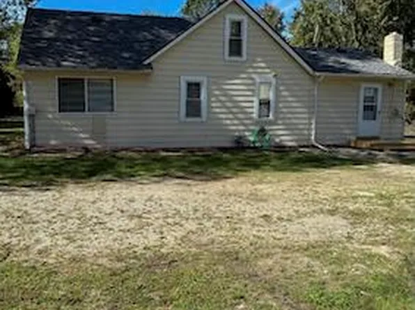 46488 Willis Rd, Belleville, MI 48111