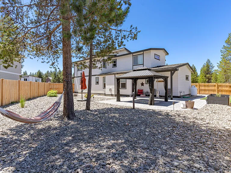 1-bedroom rental at 16488 Carter Ct, La Pine, OR