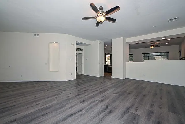 2210 E Branham Ln — Photo 15