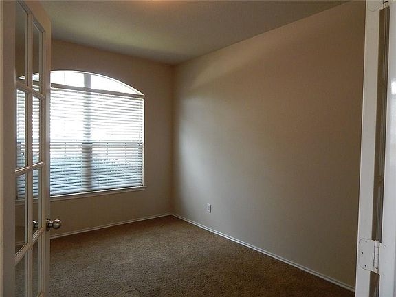 5th image of 1024 Shackelford Ln