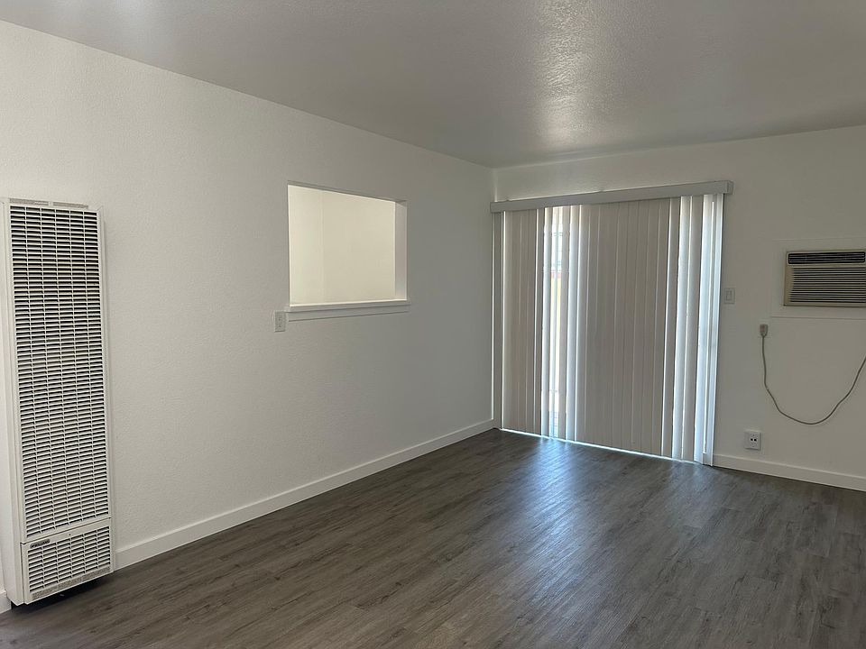 1st image of 209 Brown St APT 2