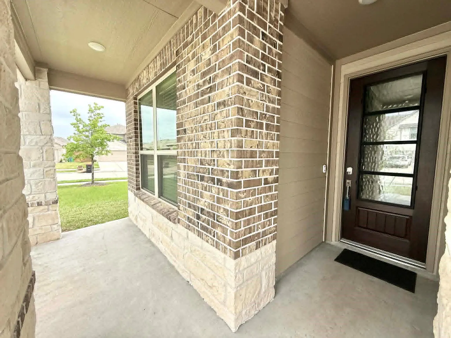 4 bed, 2.5 bath, 2615 sqft, $3,000 — Photo 2