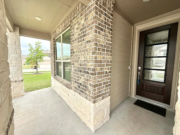 1301 Tan Gable Ln — Photo 2