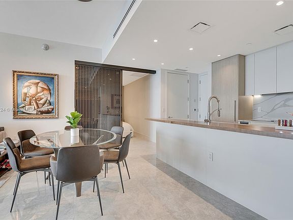 4th image of 15701 Collins Ave #2804