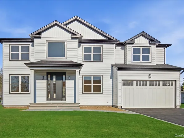 16 Otsego Place, Jericho, NY 11753