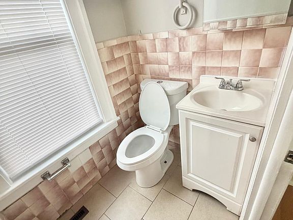 3rd image of 507 Quinnipiac Ave #3