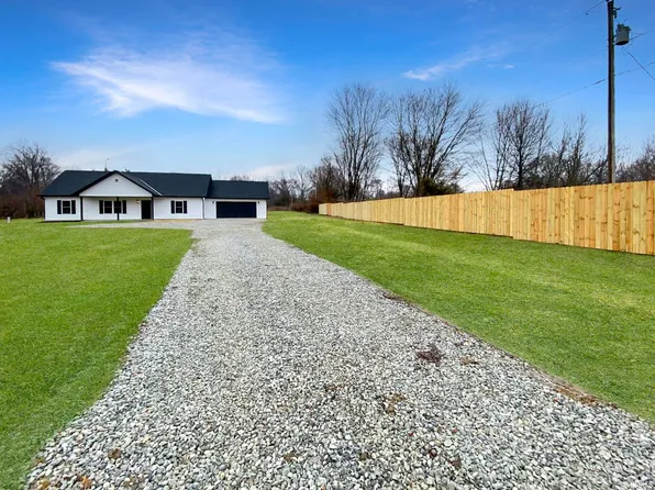 10 Trinton Ave, Bedford, IN 47421