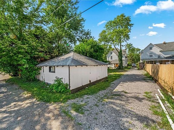 3rd image of 155 W Maryland Ave