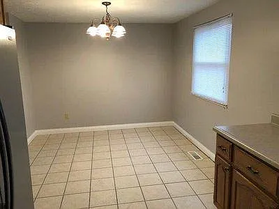 1355 Linden Creek Dr — Photo 4