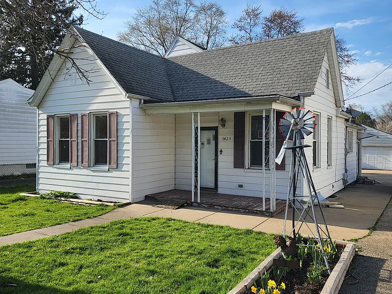 3423 W Hill St — Photo 17