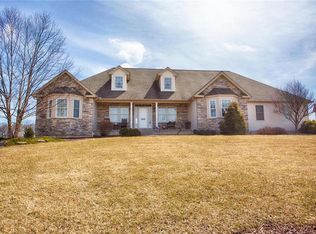 1776 Rolling Meadows Dr, Plainfield Twp, PA 18072