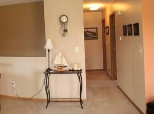 1220 Warren Ln, Grand Island, NE 68801