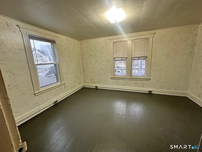 237 E Main St — Photo 6