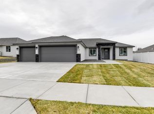 6323 W 32nd Ave, Kennewick, WA 99338