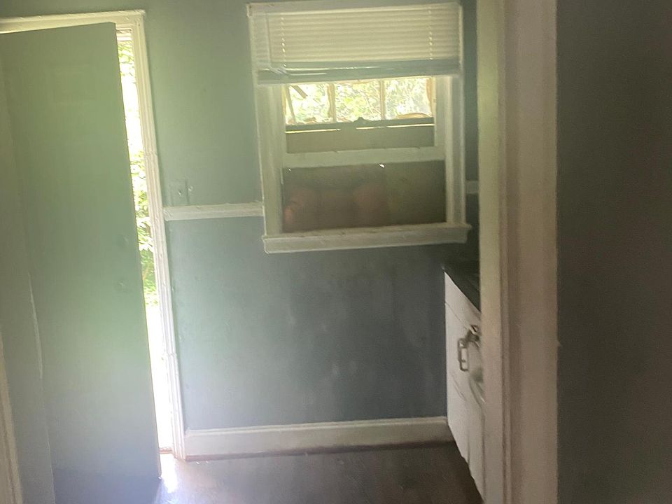 2nd image of 640-642 Maynard St