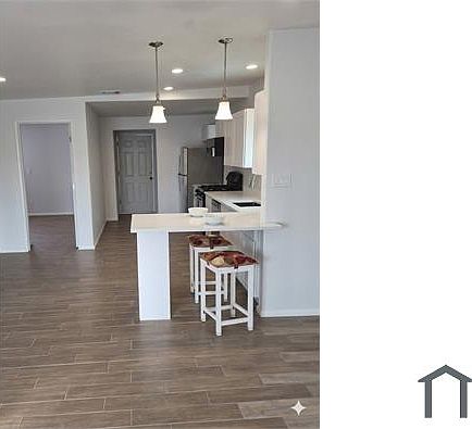 3rd image of 1416 N El Rio Dr