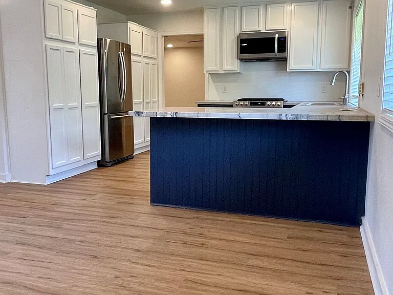 2102 Emerson St — Photo 5