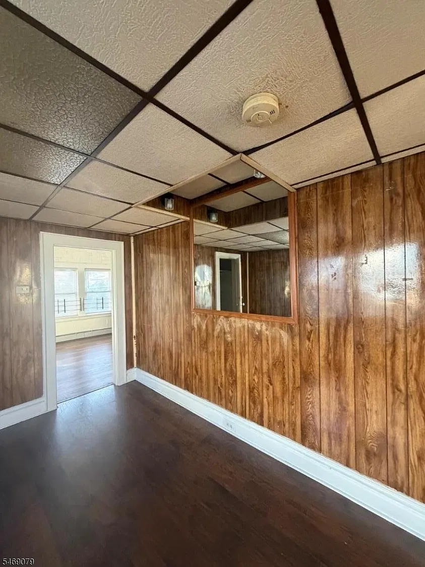 2 bed, 1.0 bath, $1,700 — Photo 2