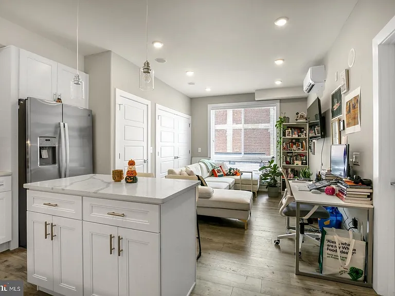 2209 N Broad St #402 — Photo 4