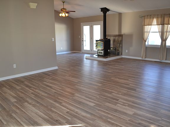 5th image of 110 Tiffany Ln