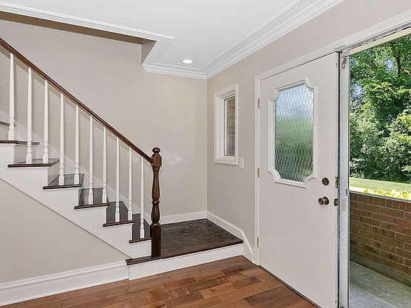 2nd image of 1364 Orleans Cir