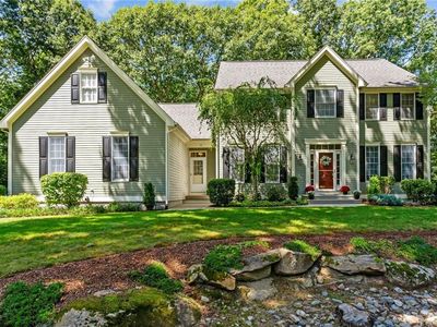 8 Douglas Dr, Saunderstown, RI, 02874