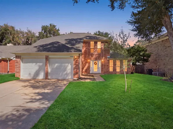1926 Victoria Garden Dr, Richmond, TX 77406