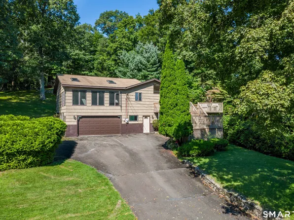 1 Hayestown Heights, Danbury, CT 06811
