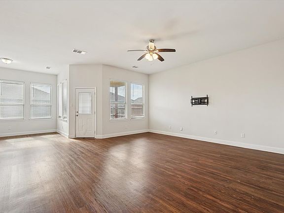 5th image of 313 Marble Creek Dr