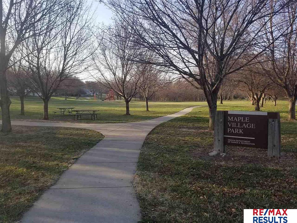 2nd image of 4304 Parkview Dr
