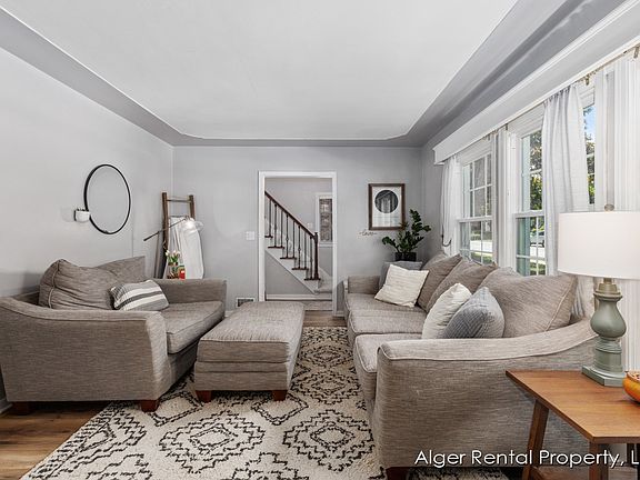 4th image of 1039 Alger St SE
