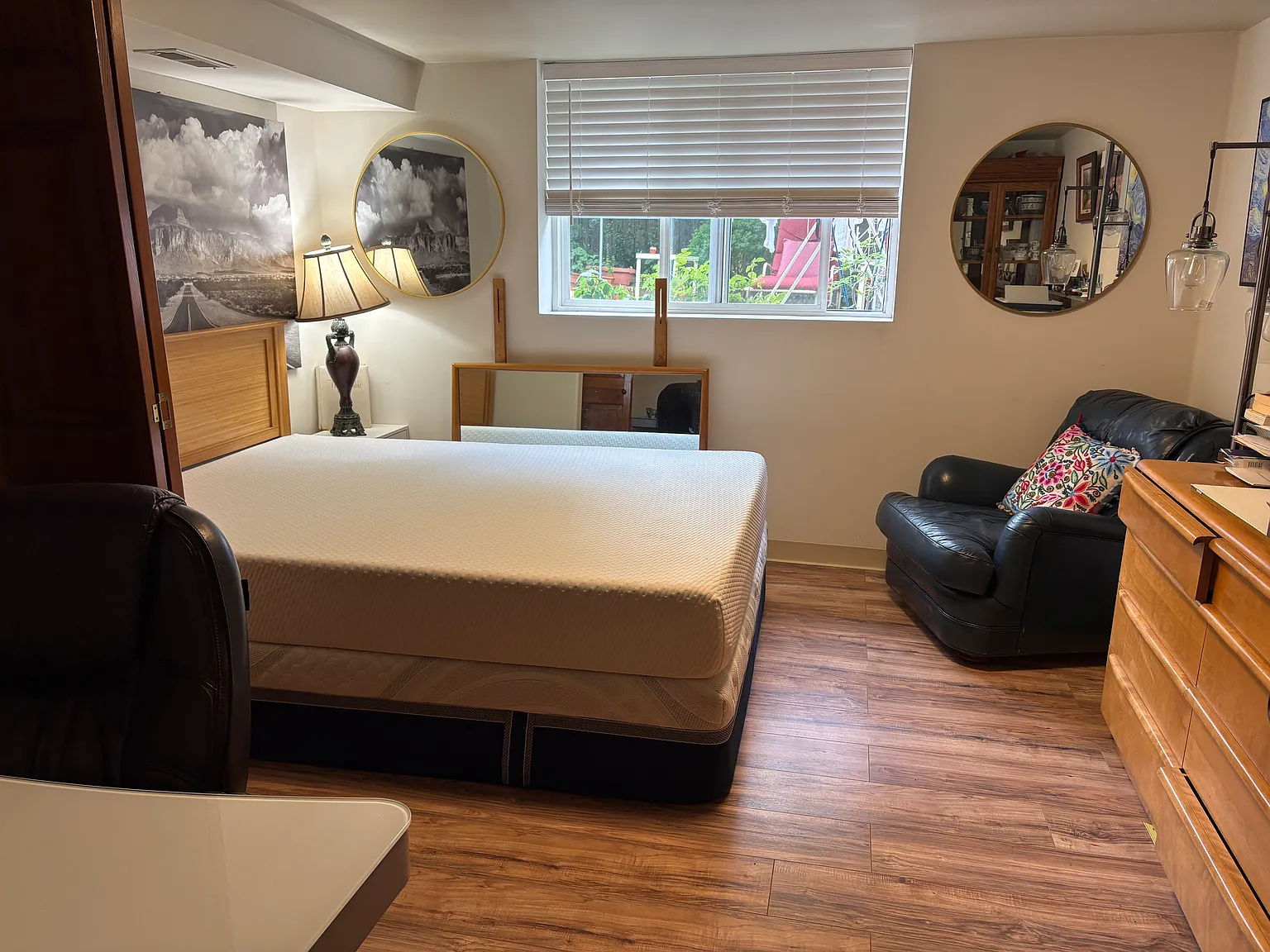 1 bed, 1250 sqft, $1,100 — Photo 3