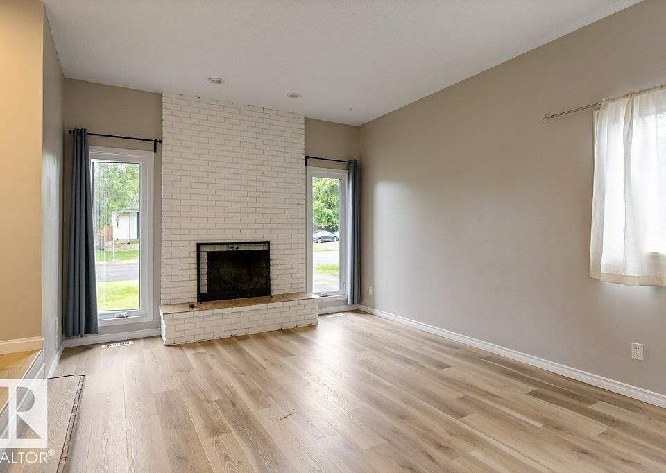 1st image of 2016 82nd St NW
