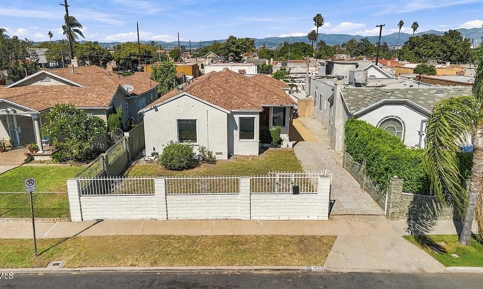 1st image of 2055 W 80th St