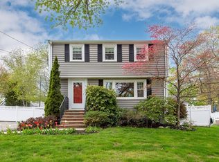 15 Palmer Rd, Beverly, MA 01915