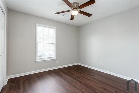 598 Osborne Ct — Photo 3