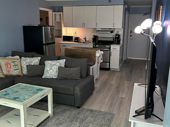 5th image of 1909 S Atlantic Ave #208