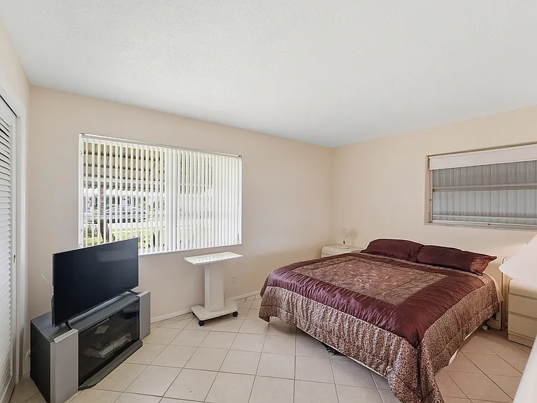 220 Leisure Blvd — Photo 9