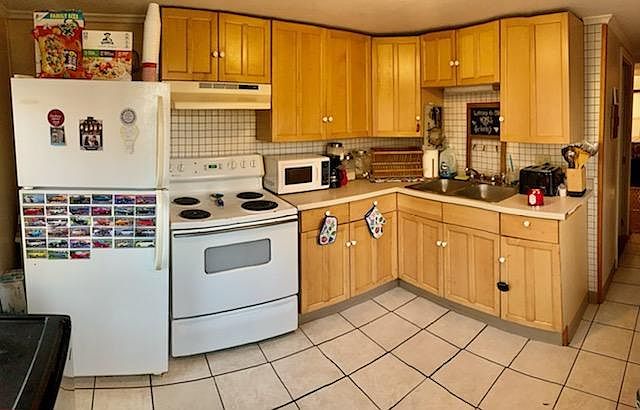 2nd image of 108 E Pacific Ave #3