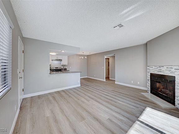 3rd image of 601 Cabrillo Cir Unit 106