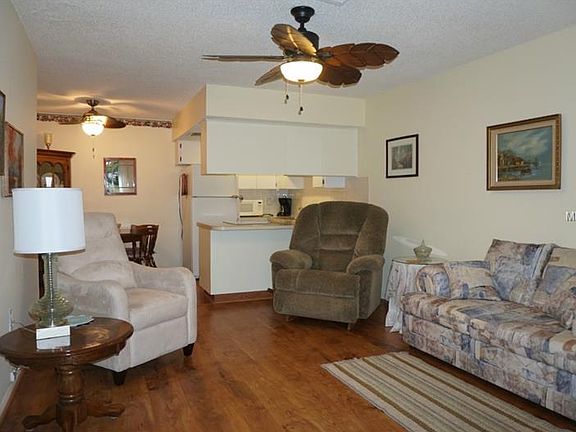 3rd image of 4343 Tahitian Gardens Cir APT F